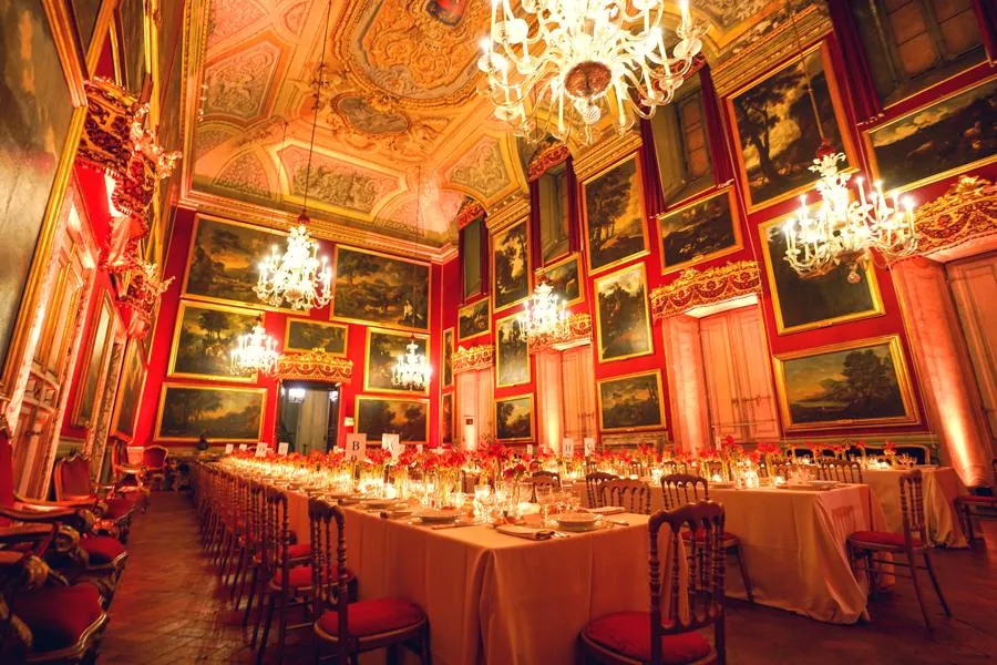 Cena di gala aziendale con tavoli imperiali, Palazzo Doria Piazza del Collegio Romano 2 Roma — Raffaele De Luca