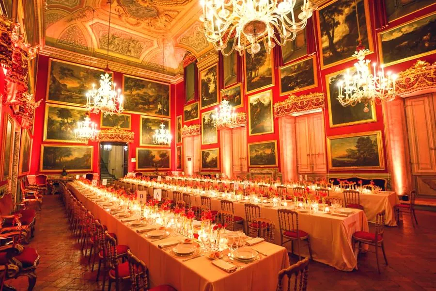 Cena di gala aziendale con tavoli imperiali, Palazzo Doria Piazza del Collegio Romano 2 Roma — Raffaele De Luca