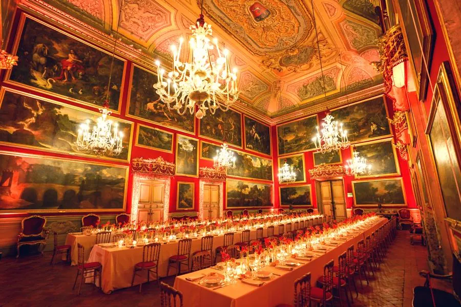 Cena di gala aziendale con tavoli imperiali, Palazzo Doria Piazza del Collegio Romano 2 Roma — Raffaele De Luca