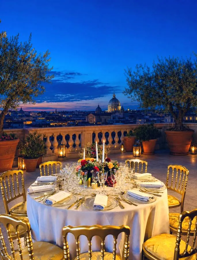 Cena aziendale al tramonto su terrazza privata Roma — Raffaele De Luca event manager