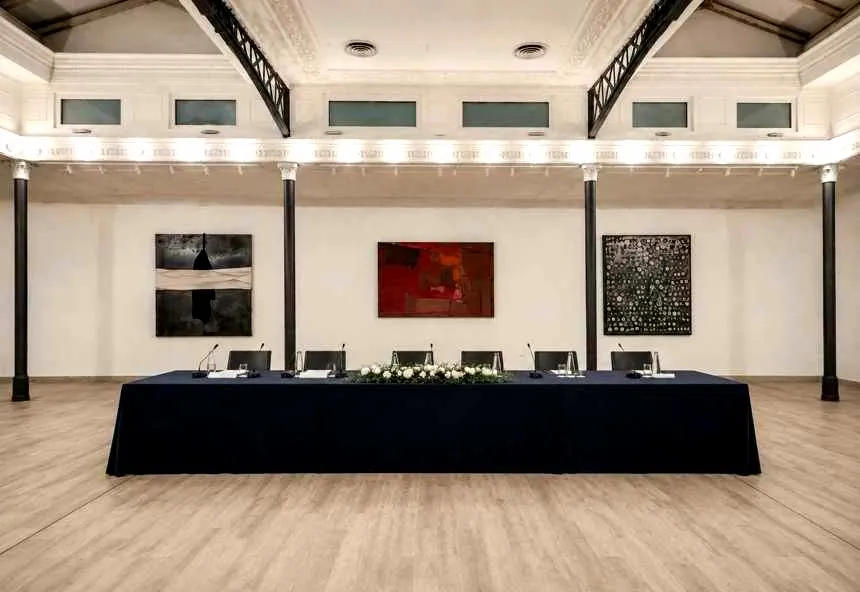 Riunione di lavoro, Studio Liberty Via del Monte della Farina 51 Roma — sala riunioni Roma centro